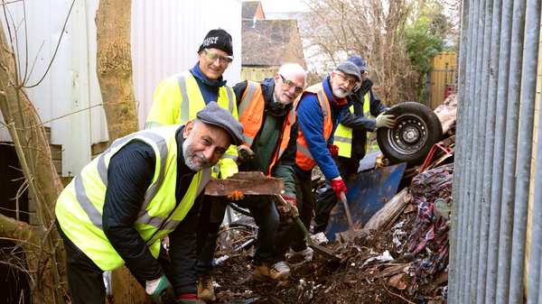 Members and Campaigners getting stuck into River Cleanup 