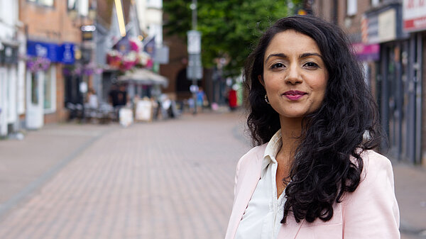 Nazmeen in the High St 